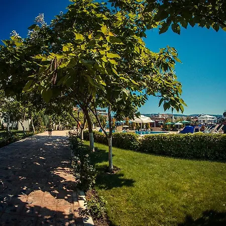 Gt Green Fort Beach Apartment